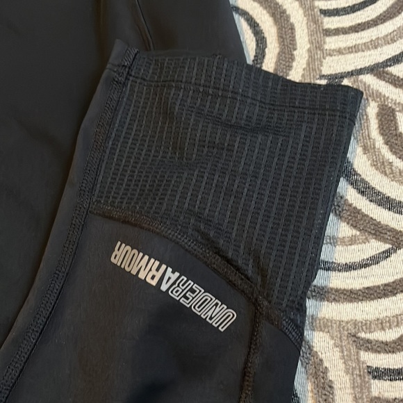Under Armour "Fly By" Running Capri pants cropped heat gear small black EUC - Picture 7 of 11